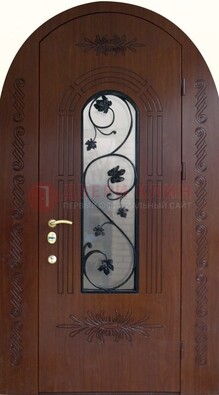 Качественная входная арочная дверь со стеклом и ковкой ДА-18 в Красногорске