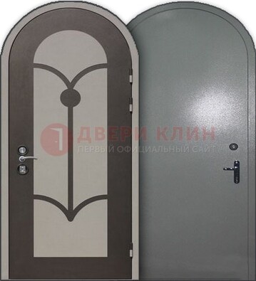 Серая входная арочная дверь ДА-2 в частный дом в Красногорске