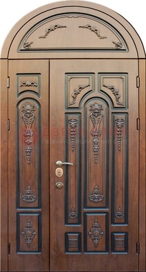 Арочная железная дверь с виноритом и узором ДА-36 в Красногорске