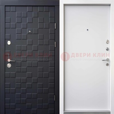 Темная входная дверь с белой МДФ внутри ДМ-222 в Красногорске