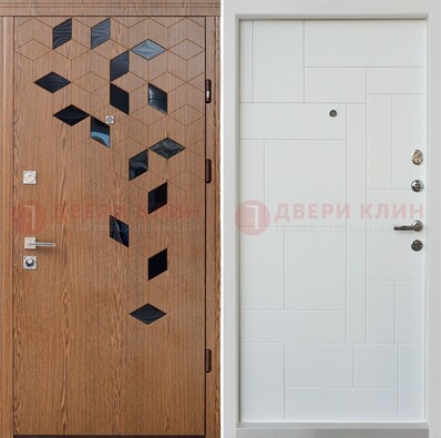 Коричневая металлическая дверь МДФ внутри белого цвета ДМ-256 в Красногорске