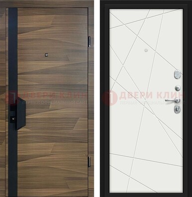 Стальная коричневая дверь МДФ c черной вставкой ДМ-267 в Красногорске
