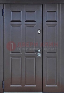 Тёмная двухстворчатая входная дверь для коттеджа с МДФ ДМ-533 в Красногорске