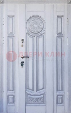Белая двухстворчатая дверь с массивом дуба ДМД-72 в Красногорске