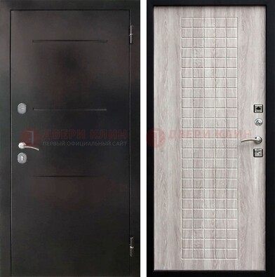 Черная железная дверь с порошковым покрытием и филенчатой МДФ ДП-221 в Красногорске