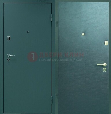 Зеленая стальная дверь с порошковым покрытием ДП-93 в Красногорске