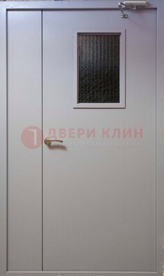 Белая железная дверь ДПД-4 в Красногорске