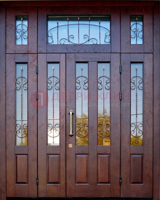 Парадная дверь с прямоугольными стеклянными вставками ДПР-5 для частного дома в Великом Новгороде