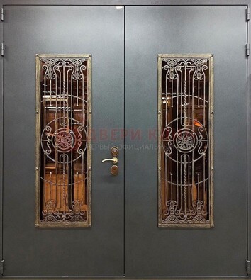 Входная металлическая парадная дверь со стеклом и ковкой ДПР-81 в Красногорске