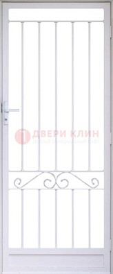 Белая стальная решетчатая дверь с волютами ДР-30 в Красногорске
