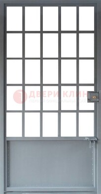 Металлическая решетчатая дверь в сером цвете ДР-7 в Красногорске
