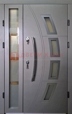 Серая железная дверь для дома со стеклом ДС-17 в Красногорске