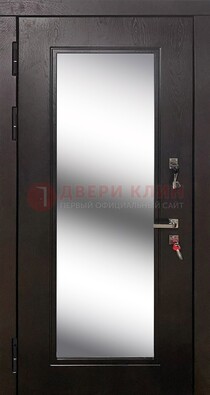 Коричневая железная дверь со стеклом для дома ДС-23 в Красногорске