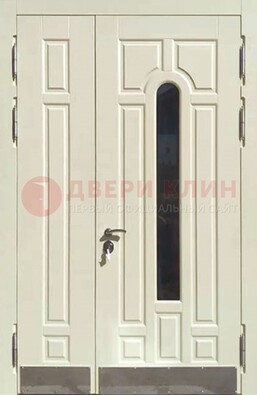 Белая двухстворчатая металлическая дверь со стеклом ДС-71 в Красногорске