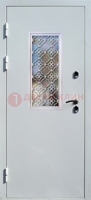 Серая металлическая дверь со стеклом и ковкой ДС-75 в Красногорске