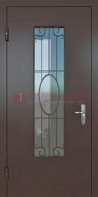 Коричневая наружная железная дверь со стеклом и ковкой ДСК-100 в Красногорске