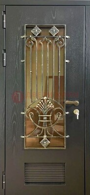 Одностворчатая железная дверь со стеклом и ковкой для дома ДСК-101 в Красногорске