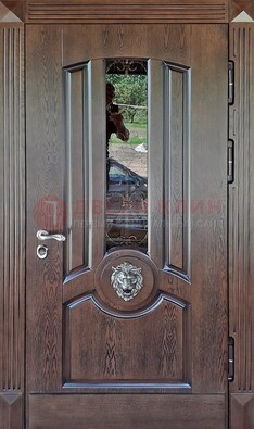 Коричневая уличная дверь со стеклом и ковкой ДСК-107 в Красногорске