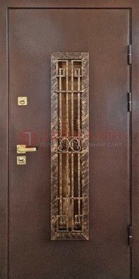 Металлическая дверь с порошковым напылением со стеклом и ковкой ДСК-110 в Красногорске