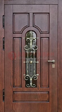 Cтальная дверь со стеклом и ковкой в коричневом цвете ДСК-119 в Красногорске