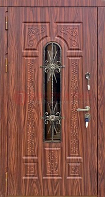 Одностворчатая железная дверь со стеклом и ковкой ДСК-126 в Красногорске