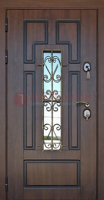 Уличная дверь со стеклом и ковкой в коричневом цвете ДСК-181 в Красногорске