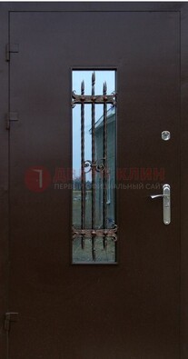 Надежная металлическая дверь со стеклом и ковкой ДСК-47 в Красногорске