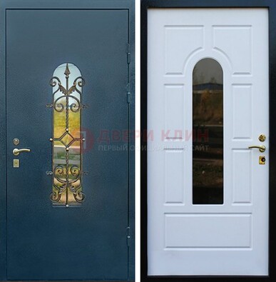 Входная дверь Дверь со стеклом и ковкой ДСК-71 для кирпичного дома в Красногорске