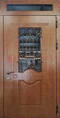 Металлическая входная дверь со стеклом и ковкой для дома ДСК-96 в Красногорске