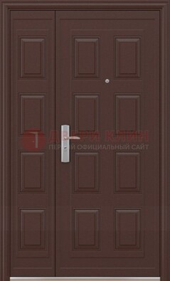 Коричневая железная тамбурная дверь ДТМ-37 в Красногорске