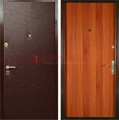 Коричневая металлическая дверь с винилискожей ДВ-20 в Красногорске