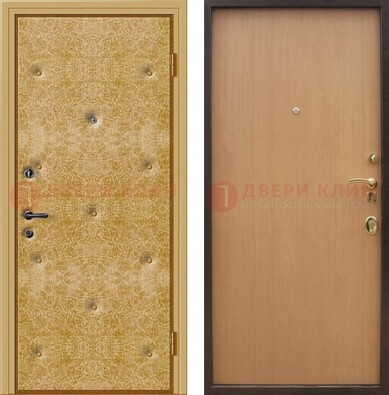 Светлая металлическая дверь с винилискожей ДВ-34 в Красногорске