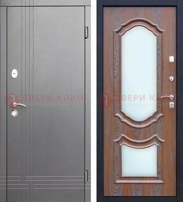 Серая входная дверь со светлой МДФ и зеркалами внутри ДЗ-77 в Красногорске